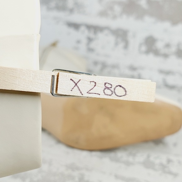 Nordstrom Arazio Kitten Heel White Cream Leather Ankle Booties Size 9 - Picture 13 of 13